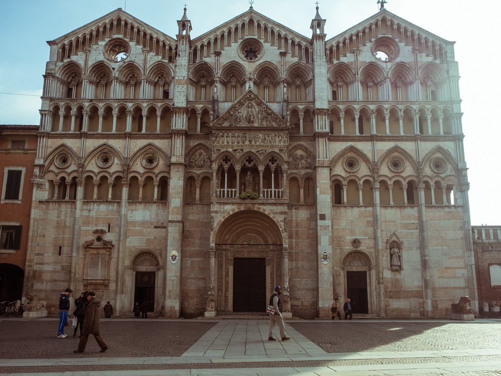 Ferrara Cathedral, Front