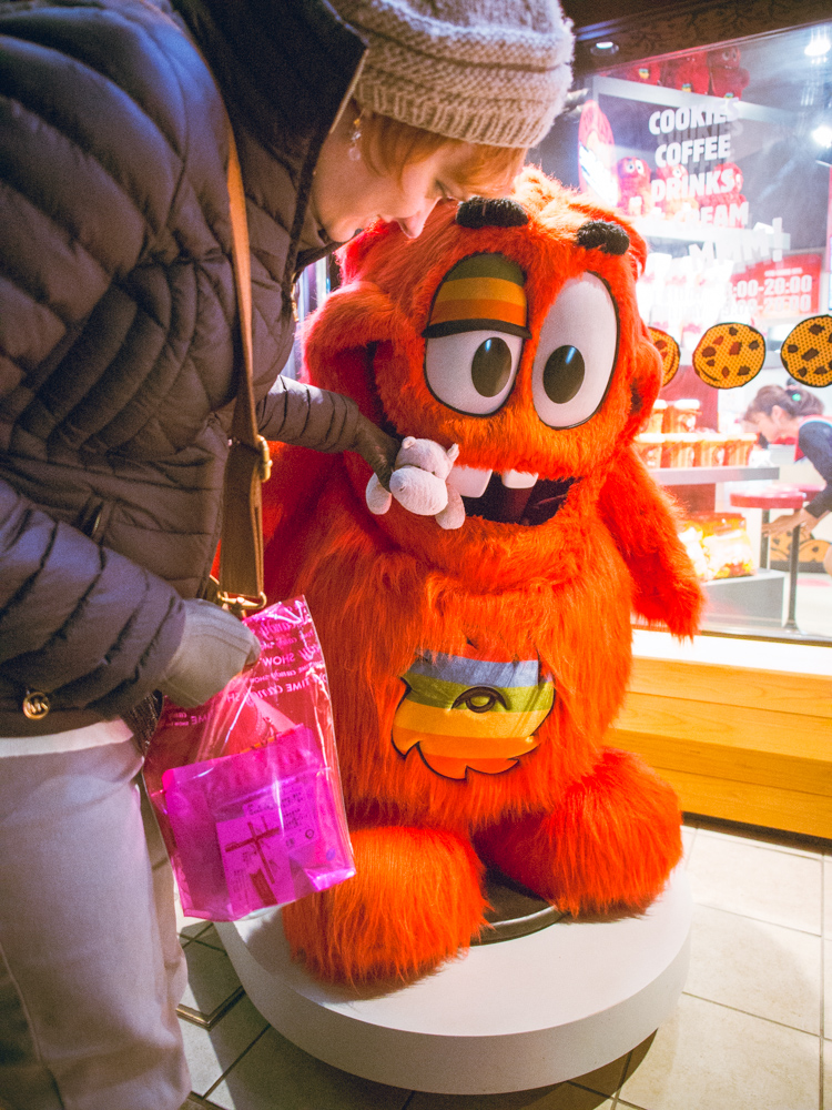 Tiny Hippo Finds a Hiding Place